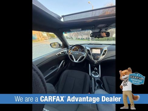 Used 2017 Hyundai Veloster Value Edition image 29