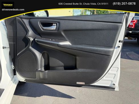 Used 2016 Toyota Camry SE image 15
