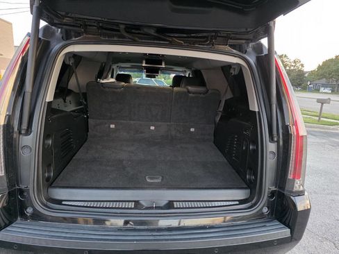 Used 2019 Cadillac Escalade ESV Luxury image 20