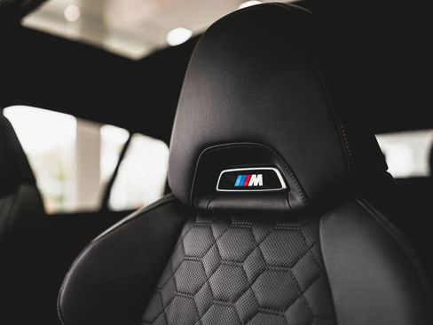 Certified 2022 BMW 750i xDrive w/ Executive Package image 13