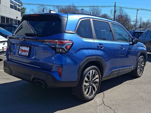 Used 2025 Subaru Forester Touring image 6