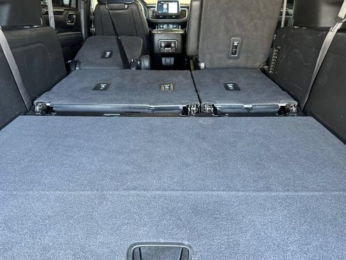 Certified 2022 Chevrolet Suburban RST w/ Sport Performance Package AWD/4WD image 17