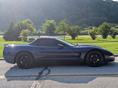 Used 2004 Chevrolet Corvette Convertible w/ Preferred Equipment Group image 5