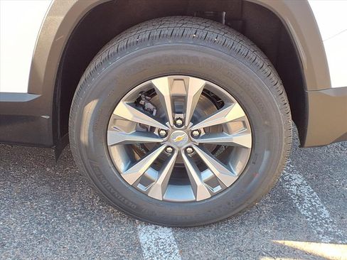 New 2026 Chevrolet Equinox LT image 6