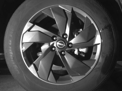 Used 2025 Nissan Rogue SV image 10