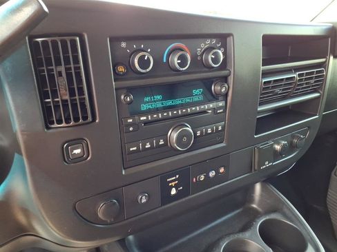 Used 2018 Chevrolet Express 3500 Extended w/ Driver Convenience Package RWD image 22