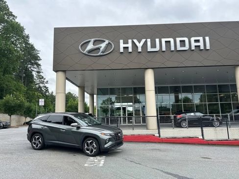 Used 2023 Hyundai Tucson Limited w/ Cargo Package FWD image 1