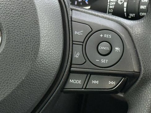 Used 2022 Toyota RAV4 XLE w/ Convenience Package AWD/4WD image 16