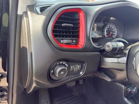 Used 2022 Jeep Renegade Trailhawk w/ Trailer Tow Group AWD/4WD image 14