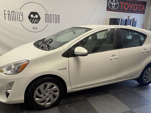 Used 2015 Toyota Prius C Two image 3