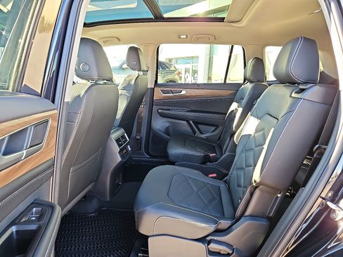 New 2026 Volkswagen Atlas SE image 10