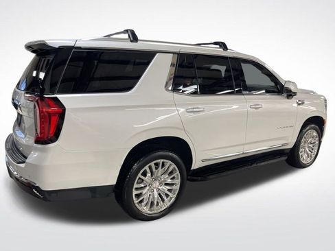Used 2023 GMC Yukon SLT w/ SLT Premium Package image 4
