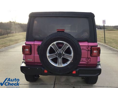 Used 2022 Jeep Wrangler Unlimited Sahara w/ Cold Weather Group image 4