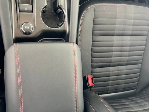 Used 2025 Ford Explorer ST-Line w/ ST-Line Street Pack image 14