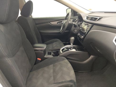 Used 2015 Nissan Rogue SV FWD image 21