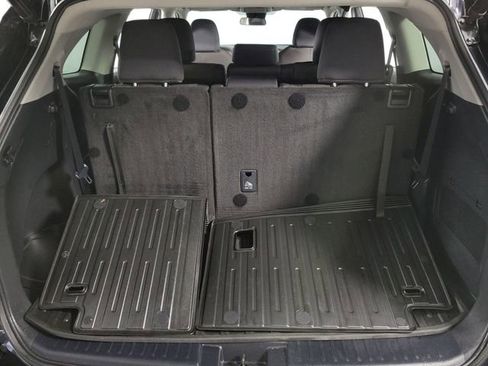 Used 2023 Toyota Highlander LE image 27