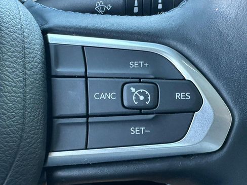 Used 2022 Jeep Compass Latitude w/ Convenience Group FWD image 16