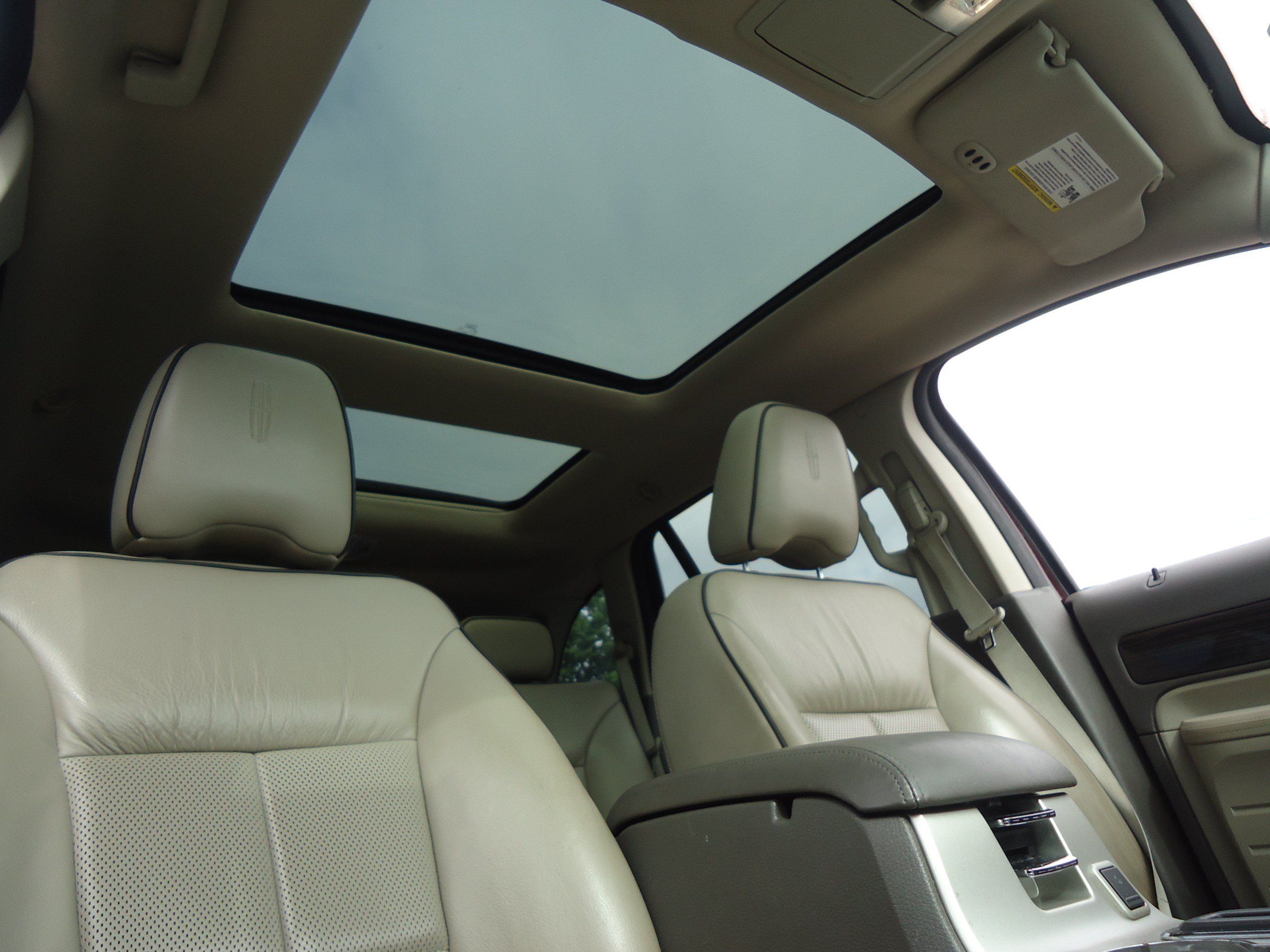 Used 2009 Lincoln MKX AWD image 25