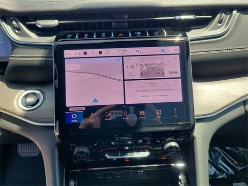 New 2025 Jeep Grand Cherokee L Limited w/ Luxury Tech Group II image 27