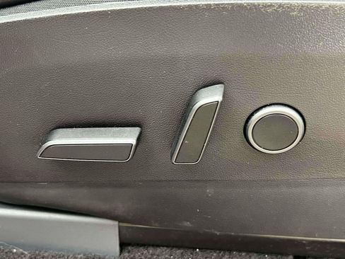 Used 2021 Tesla Model Y Long Range image 21