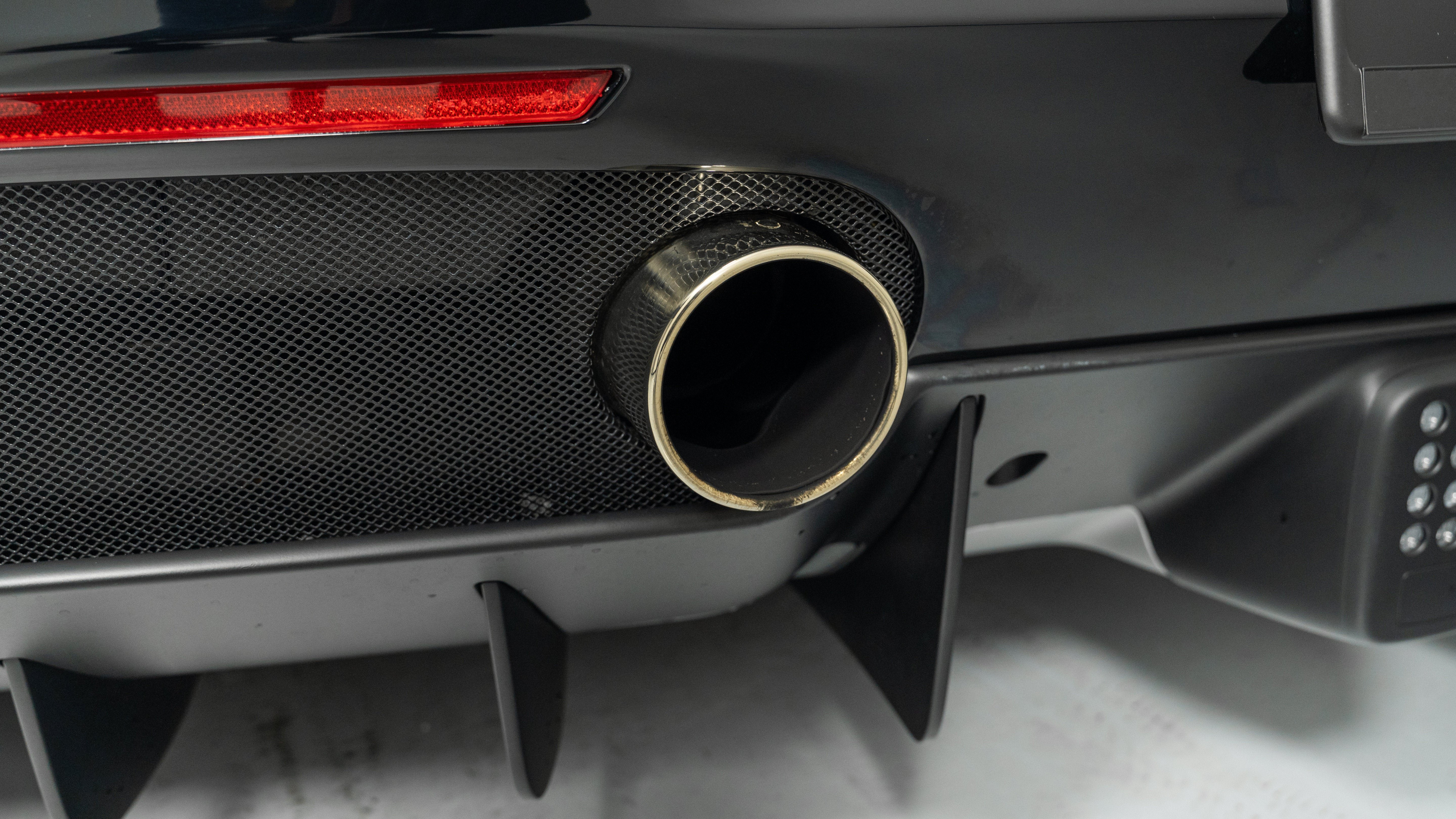 Certified 2018 Ferrari 488 GTB RWD image 17