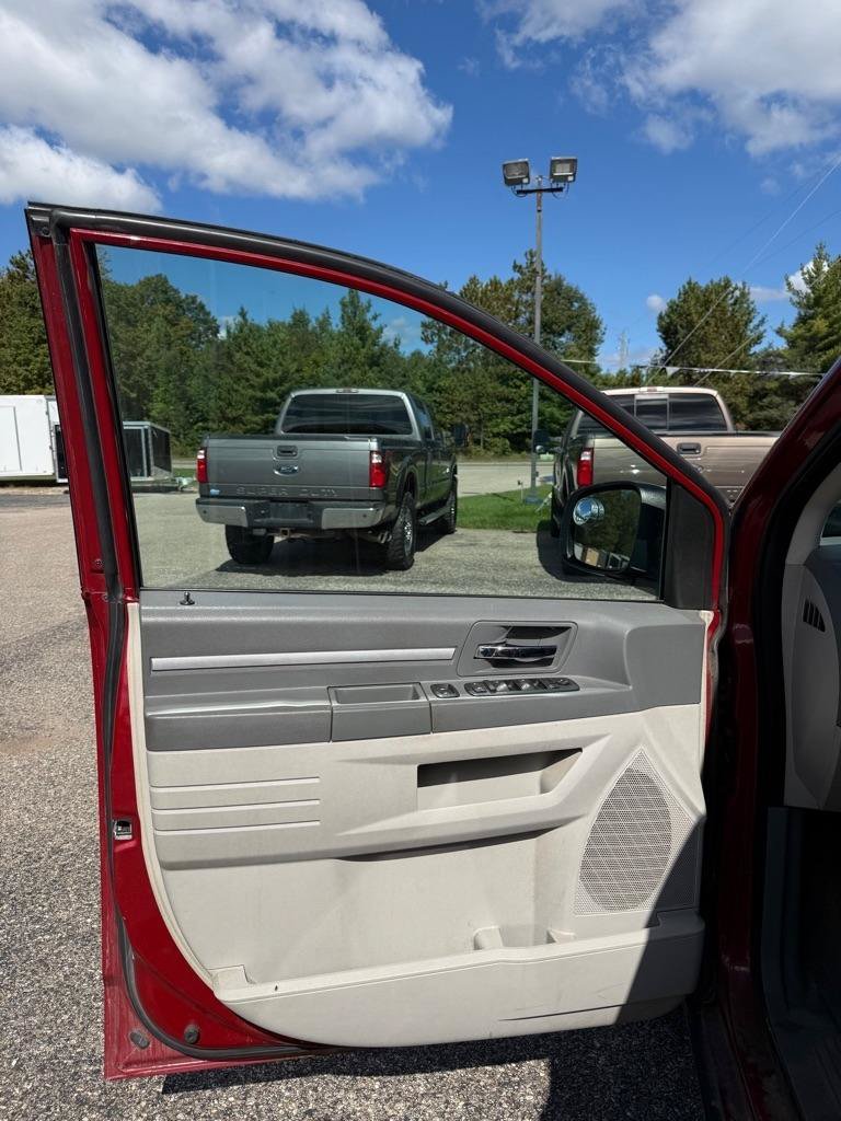 Used 2009 Dodge Grand Caravan SE FWD image 10