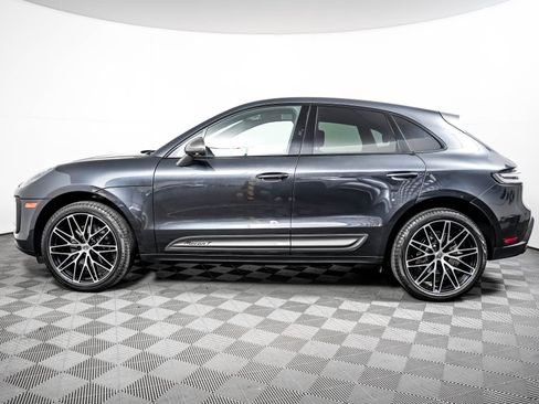 Certified 2024 Porsche Macan AWD/4WD image 2