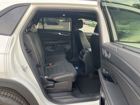 New 2026 Volkswagen Atlas Cross Sport SEL R-Line image 31