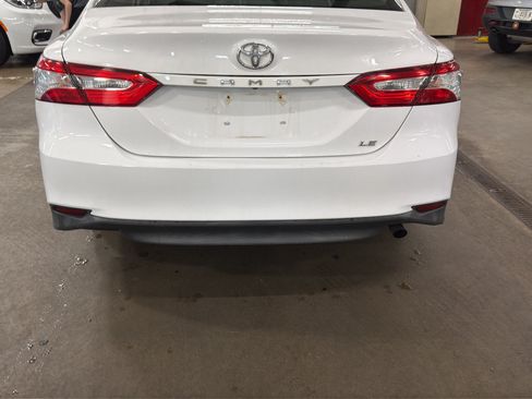 Used 2018 Toyota Camry LE FWD image 5