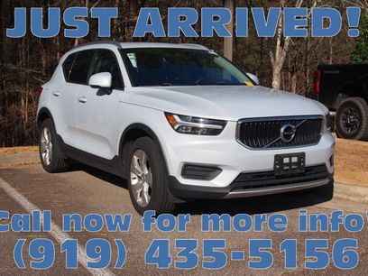 Used 2020 Volvo XC40 T4 Momentum