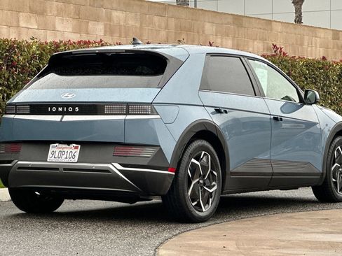 Used 2024 Hyundai Ioniq 5 SEL image 4