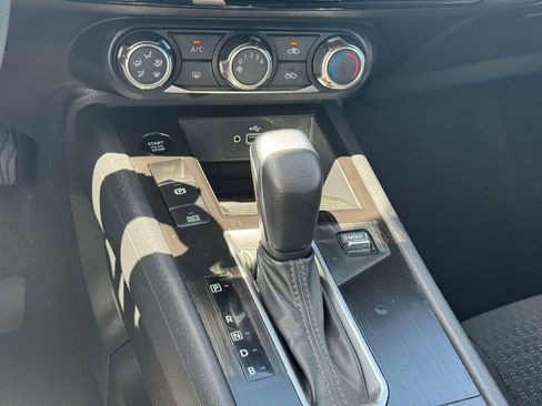 Used 2025 Nissan Kicks S FWD image 27