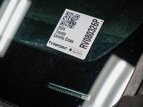 Certified 2024 Toyota Corolla Cross XLE image 29