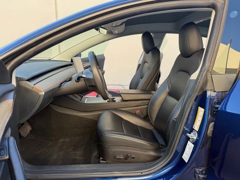 Used 2023 Tesla Model 3 Standard Range image 11
