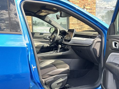 Used 2025 Jeep Compass Latitude AWD/4WD image 13