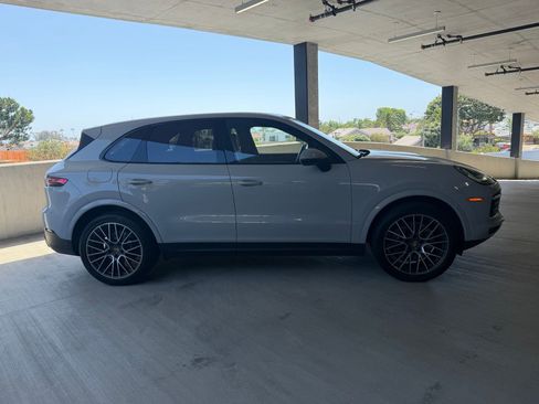 Certified 2023 Porsche Cayenne AWD/4WD image 10