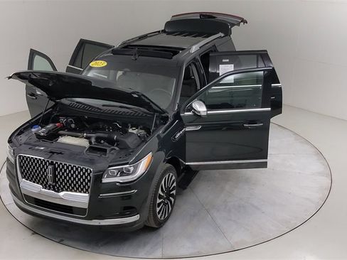 Used 2023 Lincoln Navigator Black Label image 49