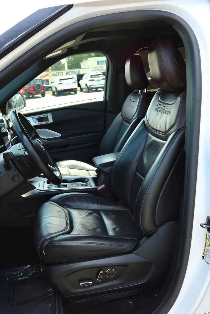 Used 2020 Ford Explorer Platinum w/ Premium Technology Package AWD/4WD image 14