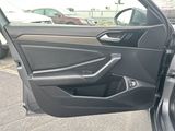 Used 2021 Volkswagen Jetta SEL Premium image 4