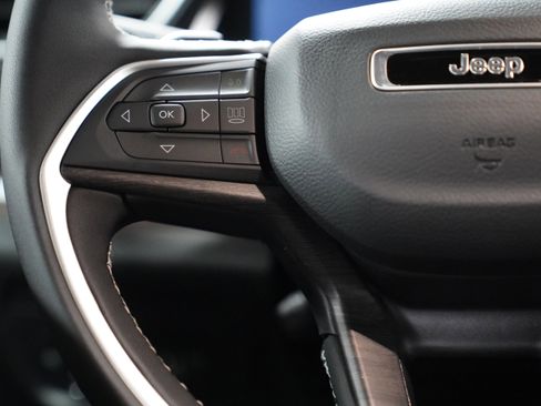 New 2025 Jeep Grand Cherokee L Limited image 21