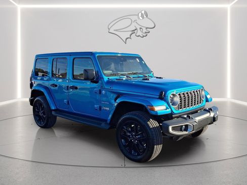 Used 2024 Jeep Wrangler Unlimited Sahara w/ Technology Group image 6