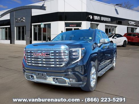 Used 2023 GMC Sierra 1500 Denali w/ Technology Package AWD/4WD image 1