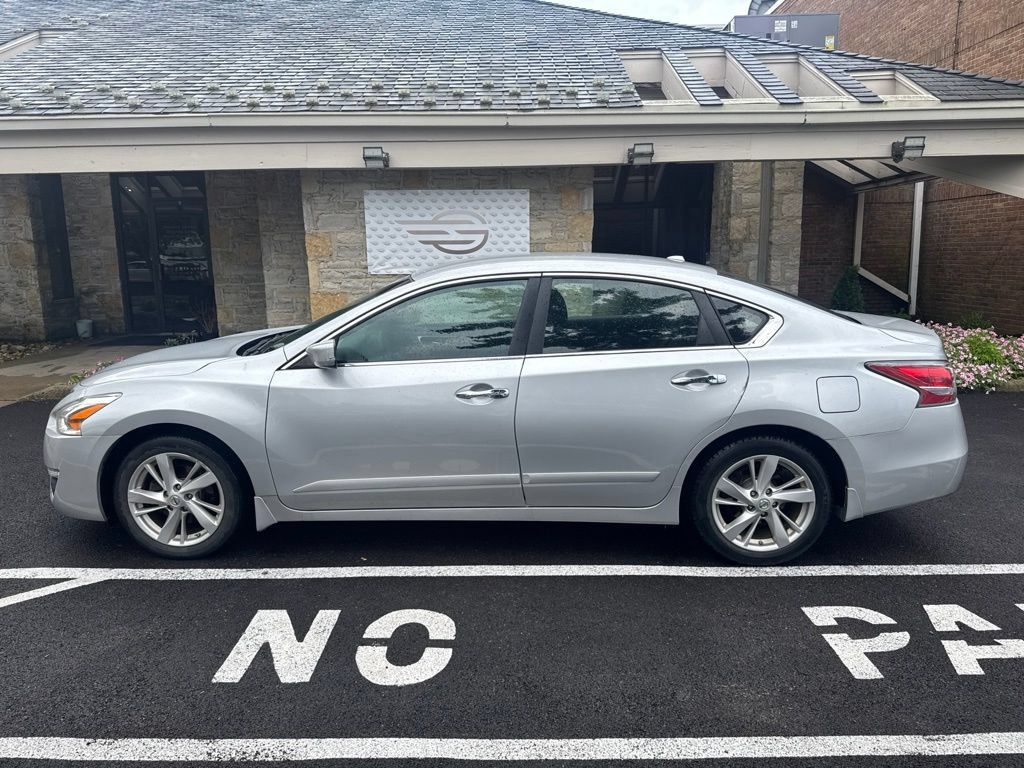 Used 2015 Nissan Altima 2.5 SV FWD image 12