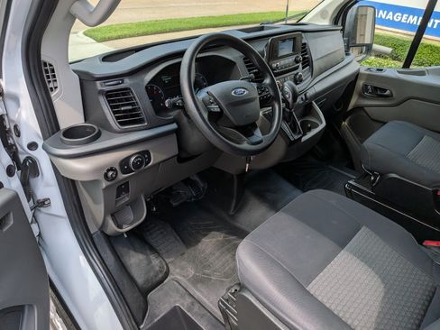 Used 2024 Ford Transit 250 Low Roof w/ Exterior Upgrade Package RWD image 23