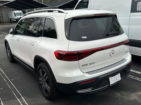 Used 2024 Mercedes-Benz EQB 300 4MATIC image 9