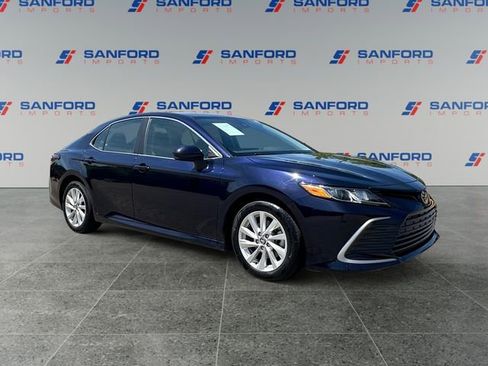 Used 2021 Toyota Camry LE FWD image 7