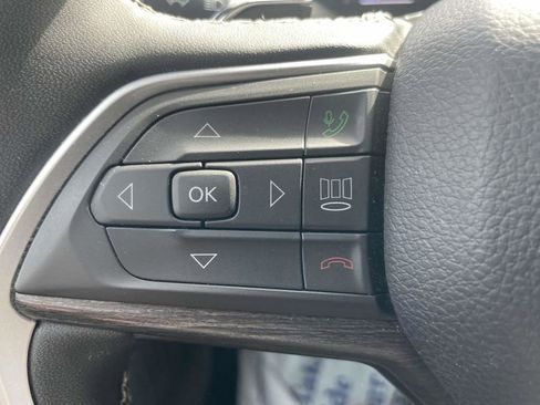 Certified 2024 Jeep Grand Cherokee L Limited w/ Luxury Tech Group II image 33