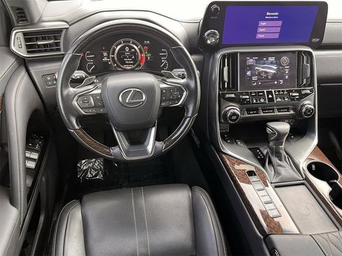 Used 2023 Lexus LX 600 4WD w/ Ultra Luxury Package image 12