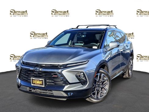 Used 2023 Chevrolet Blazer RS image 1