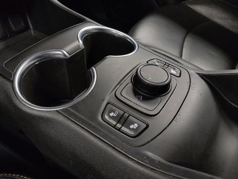 Used 2018 GMC Terrain SLT w/ Preferred Package image 26